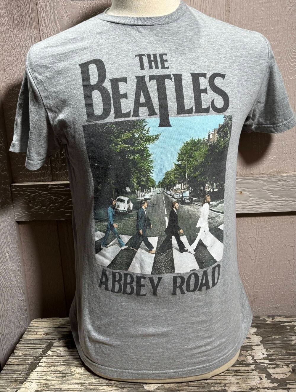 The Beatles Abbey Road light grey T-Shirt Size Medium rock band shirt